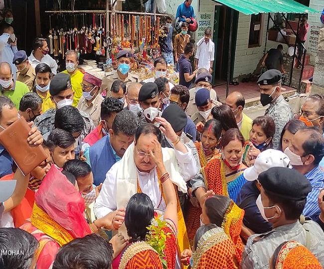 भाजपा के राष्ट्रीय अध्यक्ष जेपी नड्डा जागेश्वरधाम पहुंचे, बाबा जागनाथ के दरबार में विधि विधान से पूजा अर्चना की