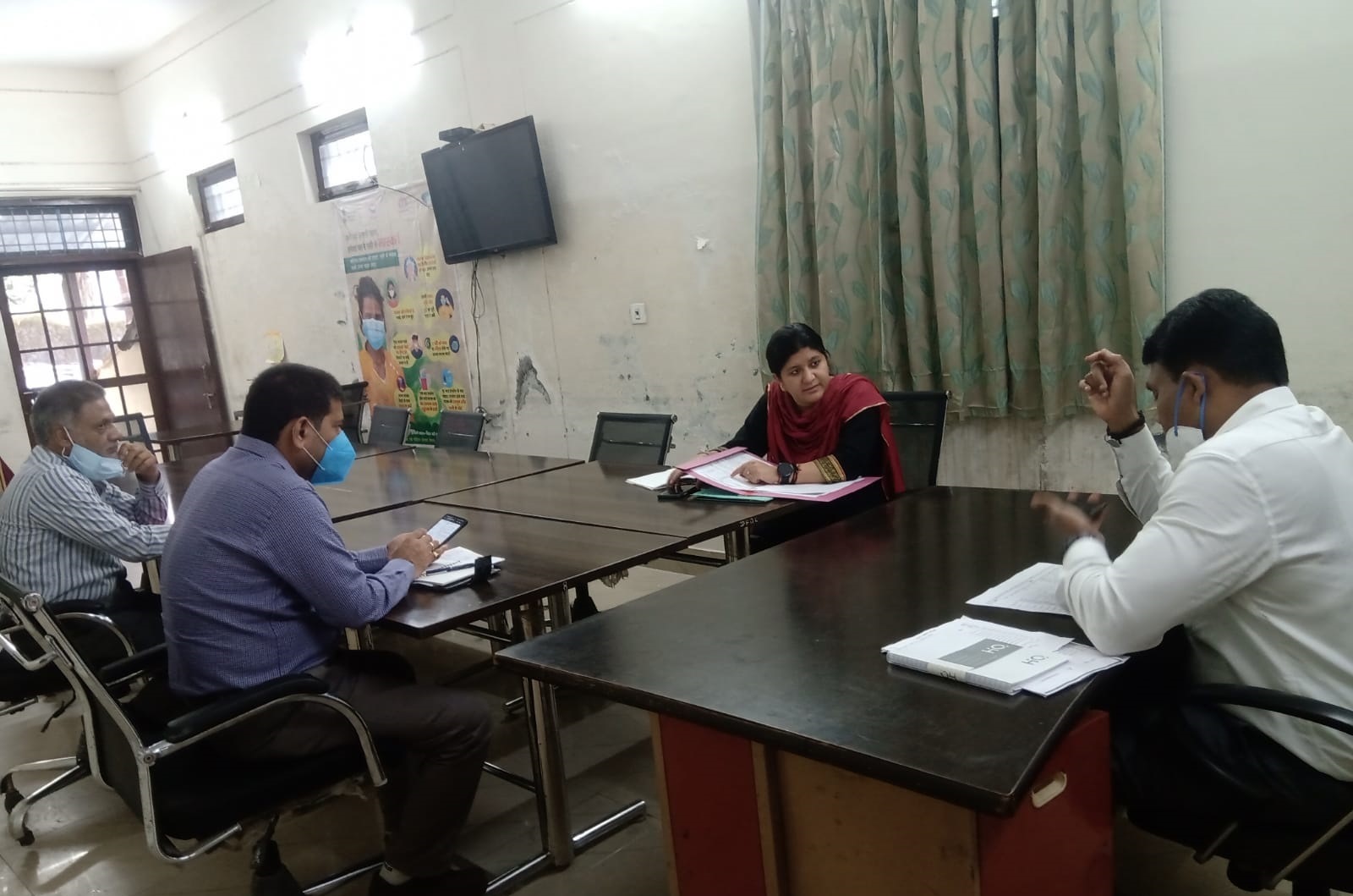 डीएम ने आपदा कट्रोल रूम को सभी सूचनाएं समय से प्रस्तुत करने के निर्देश दिए