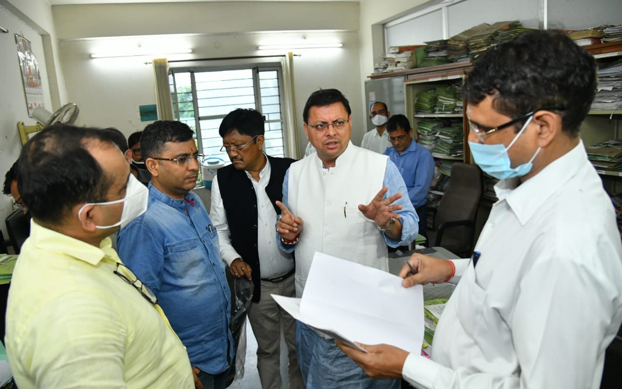 समयबद्धता के साथ निर्गत हो घोषणाओं के क्रियान्वयन से सम्बन्धित शासनादेश: CM