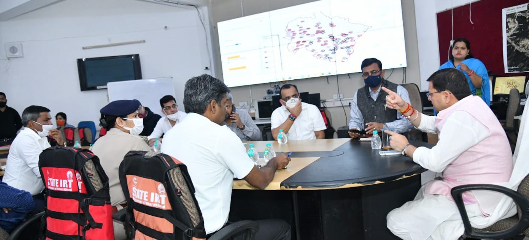 सीएम ने राज्य कंट्रोल रूम जाकर प्रदेश में बारिश से हुए नुकसान की जानकारी ली