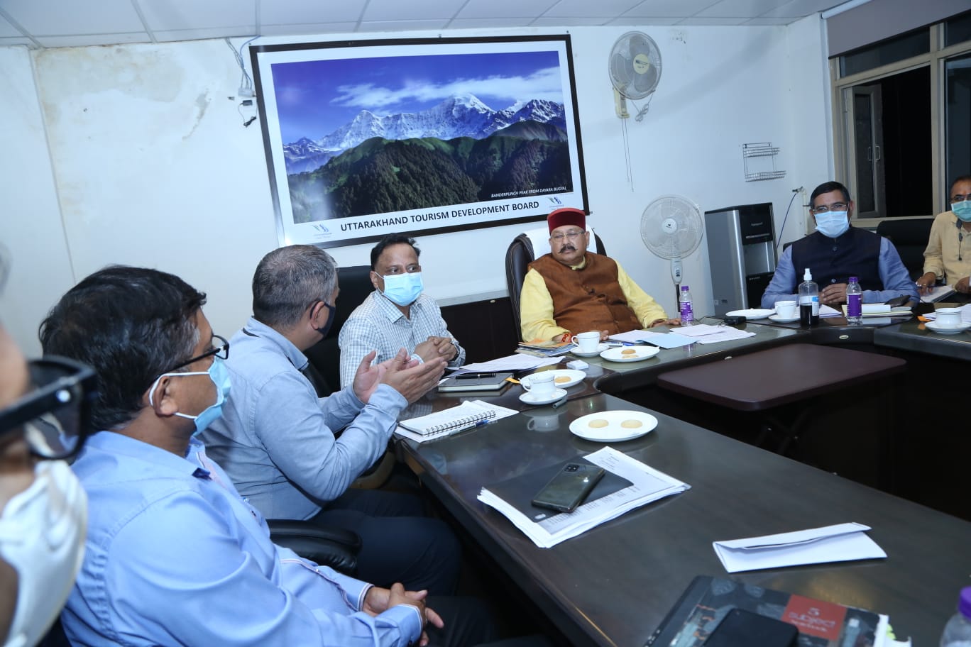 आपदाग्रस्त इलाकों में न हो गैस और ईंधन की कमीः सतपाल महाराज