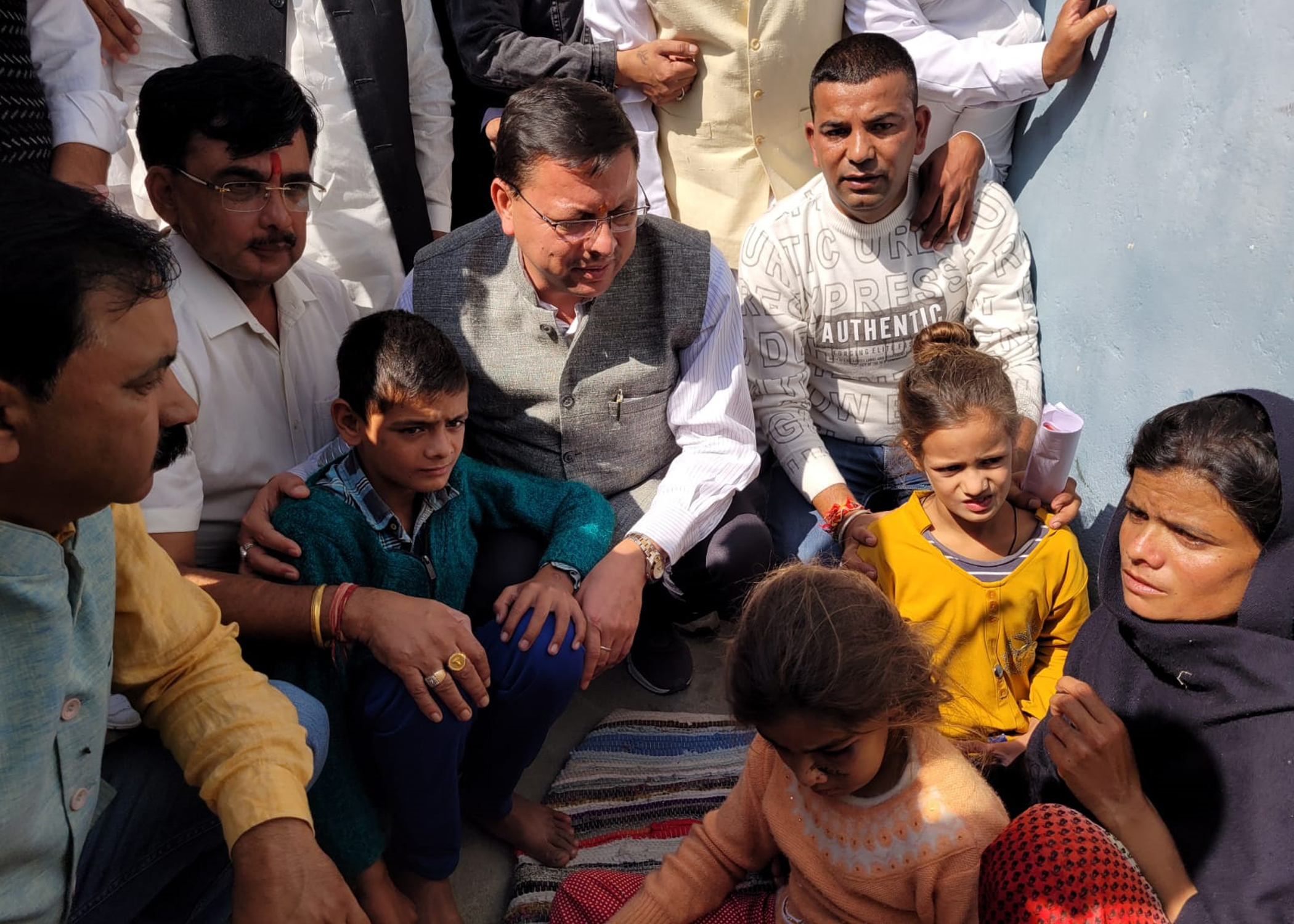 सीएम धामी ने आपदा प्रभावित जिलों में लिया हालात का जायजा, पीड़ितों से मिले  