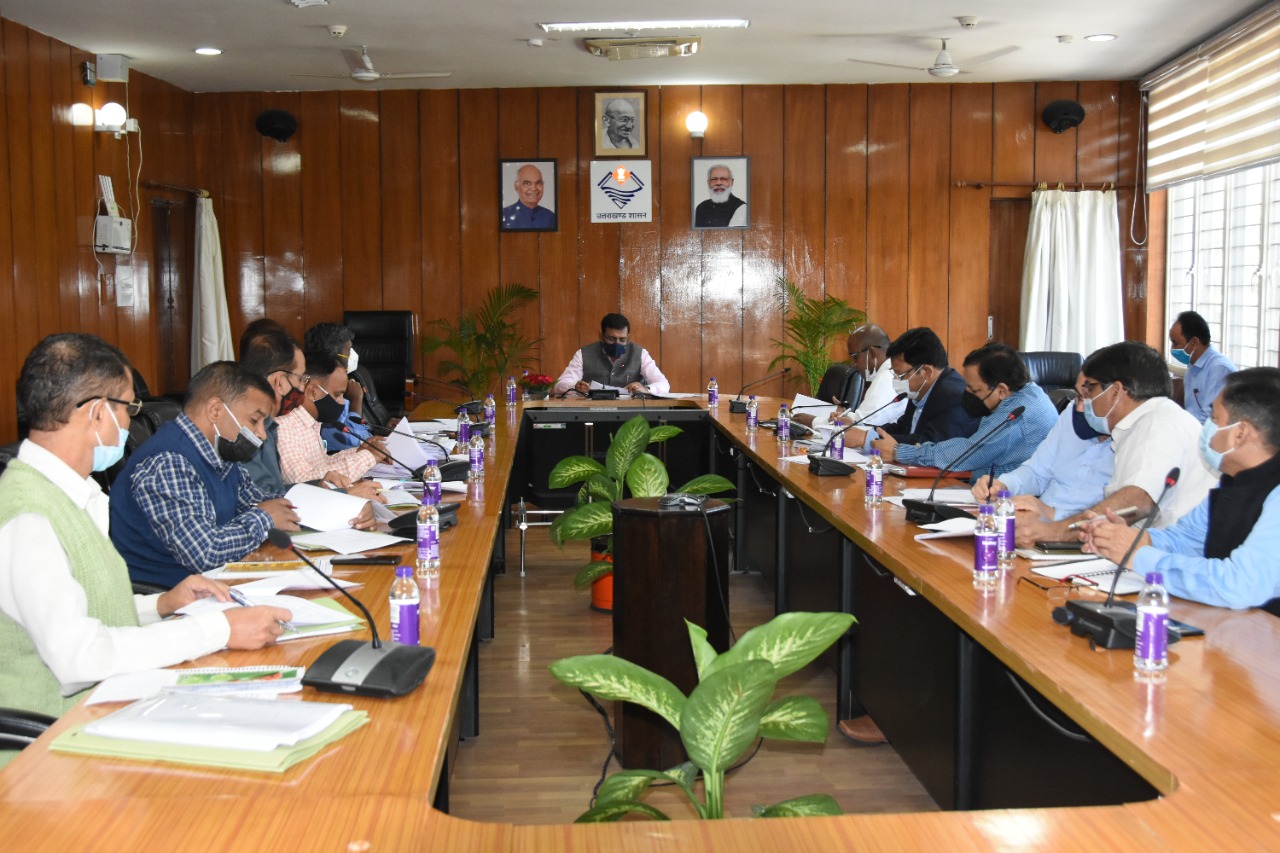 एसीएस आनन्द वर्द्धन ने मुख्यमंत्री की घोषणाओं की समीक्षा की