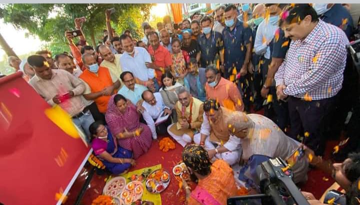 सीएम धामी व मेयर गामा ने किया दून में विश्वस्तरीय मिनी झील का शिलान्यास