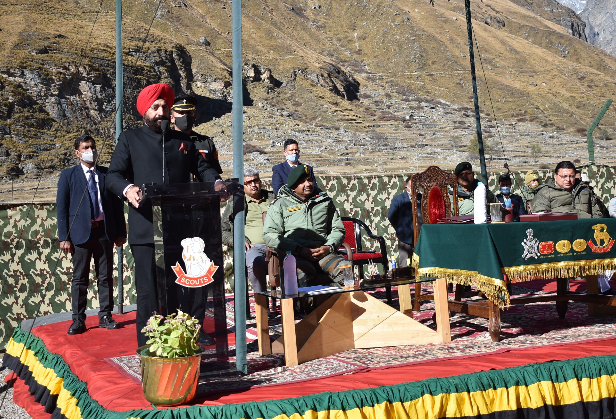 राज्यपाल व सीएम ने सरहद पर तैनात देश के जवानों के साथ मनाई  दिवाली