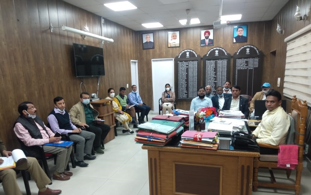 डीएम ने ली सेफ फूड एंड हेल्थी डाइट पर जिला स्तरीय स्टेरिंग कमेटी की बैठक