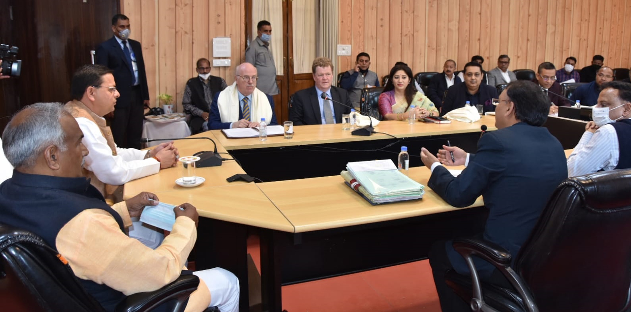 आइसलैंण्ड के उच्चायुक्त गुडनी ब्रैगसन ने सीएम से की भेंट