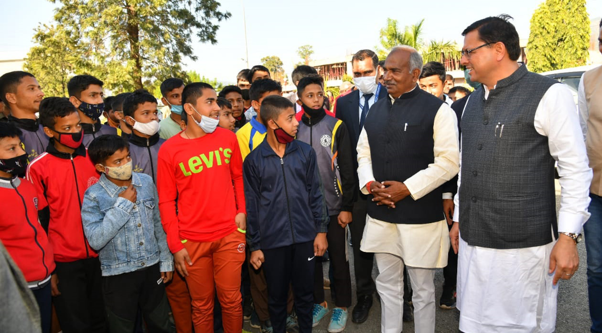 सीएम स्पोर्ट्स कॉलेज रायपुर के छात्रावास में रह रहे छात्रों से मिले