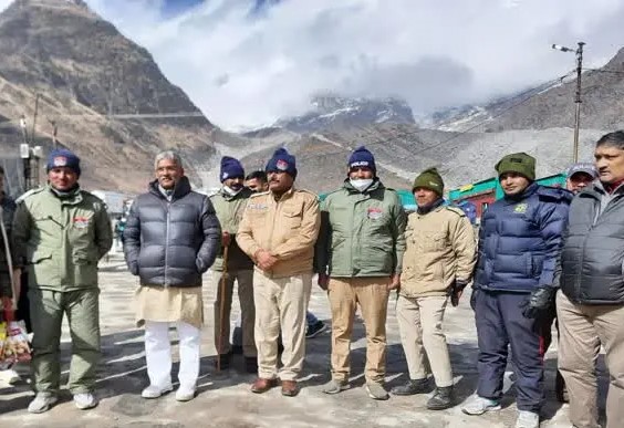 त्रिवेंद्र को केदारनाथ से लौटाए जाने पर विभिन्न संगठनों ने जताया विरोध