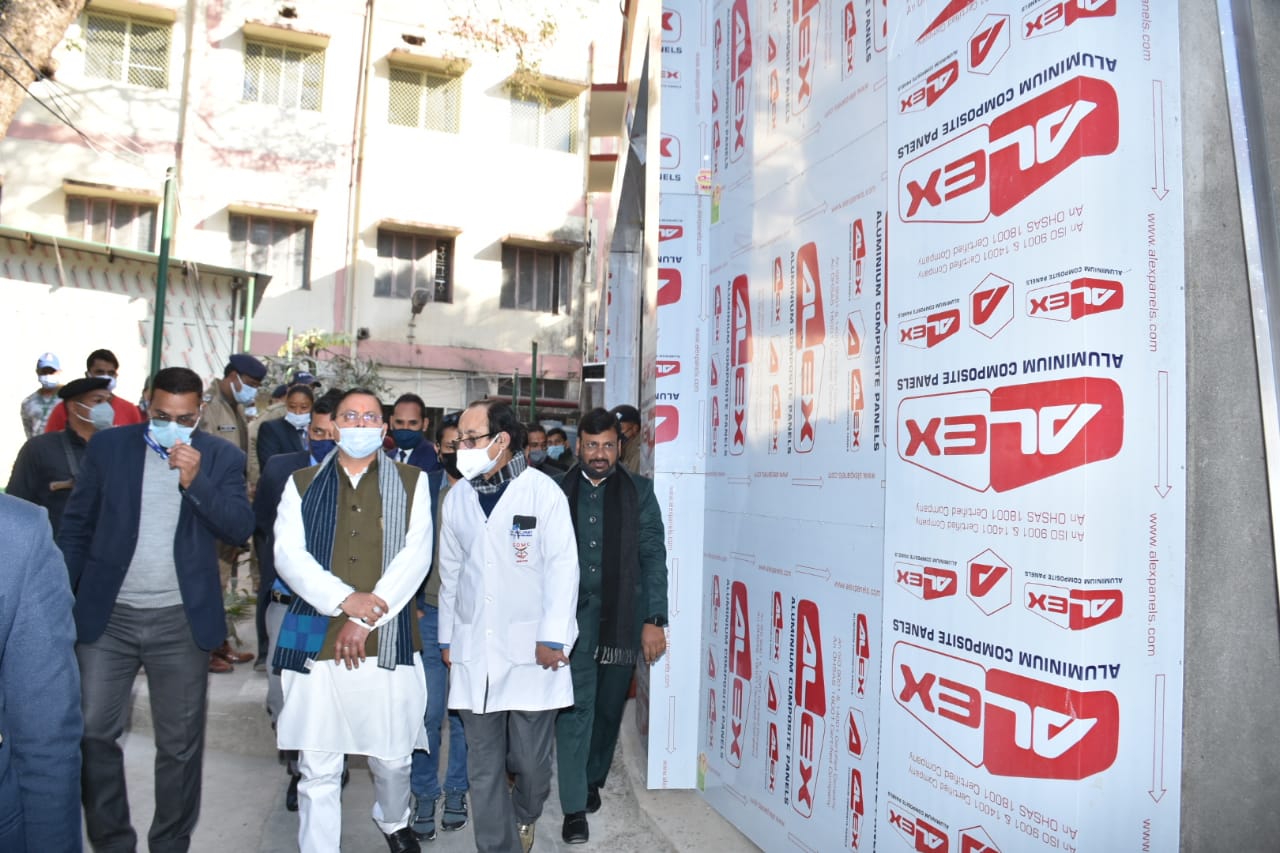 सीएम धामी ने किया दून मेडिकल कॉलेज का निरीक्षण