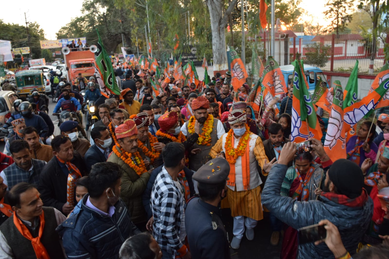 भाजपा की विजय संकल्प रथ यात्रा में उमड़ा कार्यकर्ताओं का सैलाब