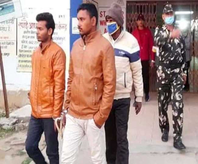 पुलिस ने दबिश देकर दो साइबर ठग दबोचे