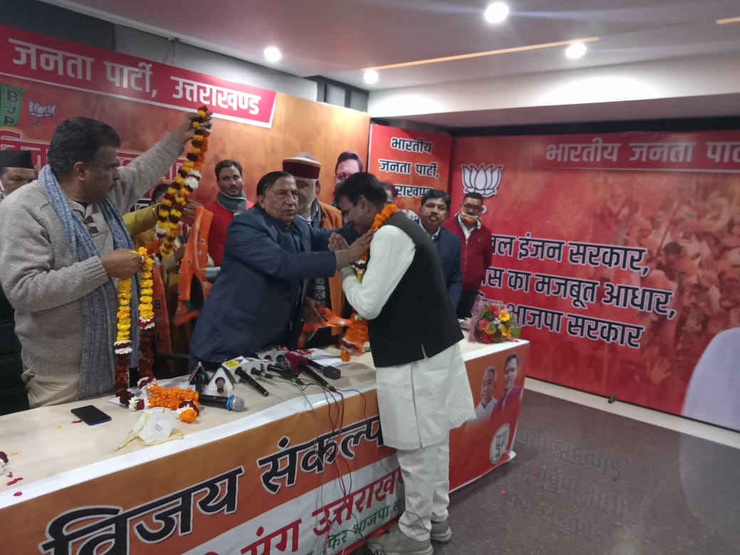 कई जनप्रतिनिधियों ने ली भाजपा की सदस्यता