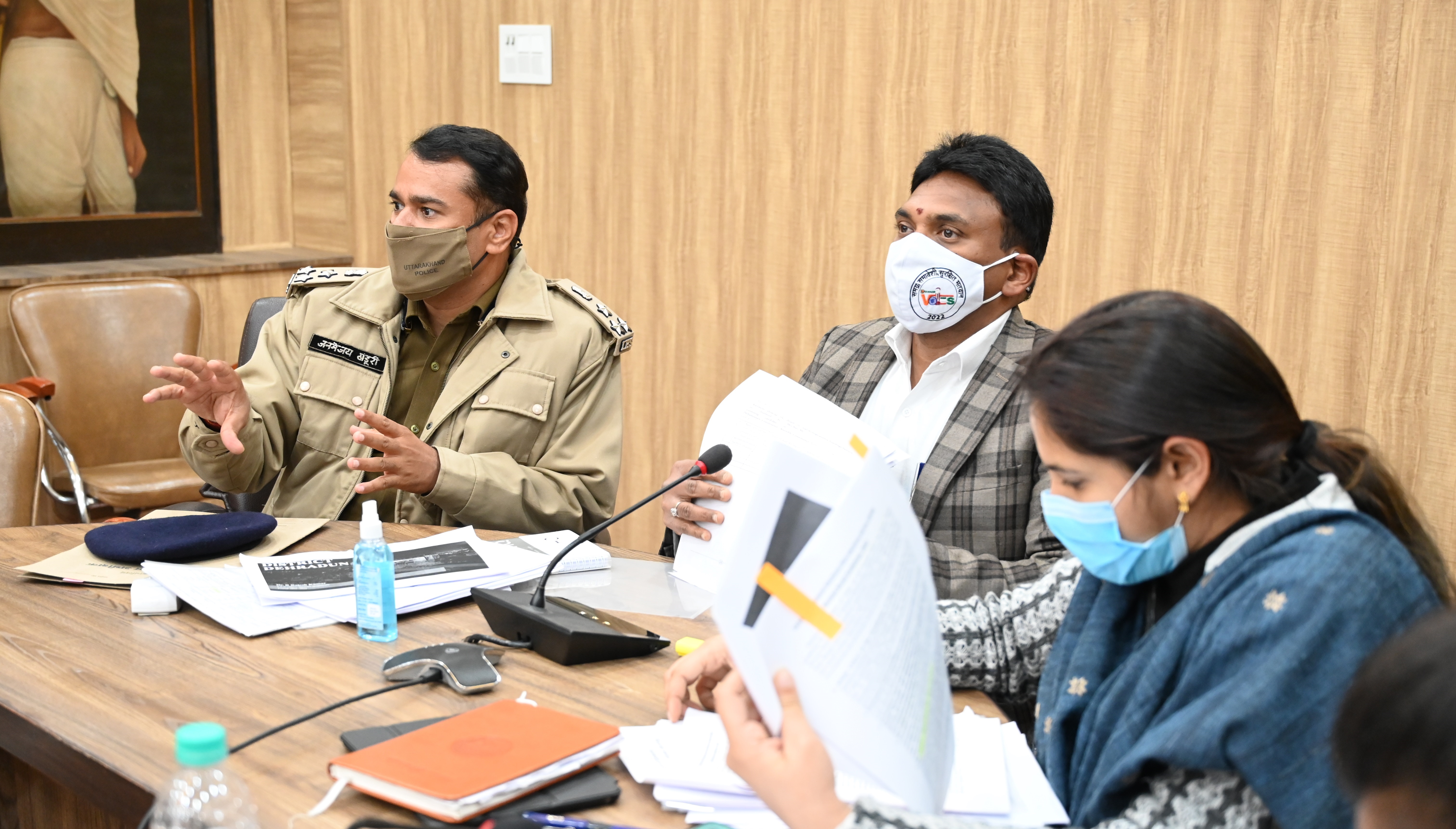 राजनैतिक दलों के पदाधिकारियों को आयोग की गाइडलाइन व दिशा-निर्देशों की जानकारी दी