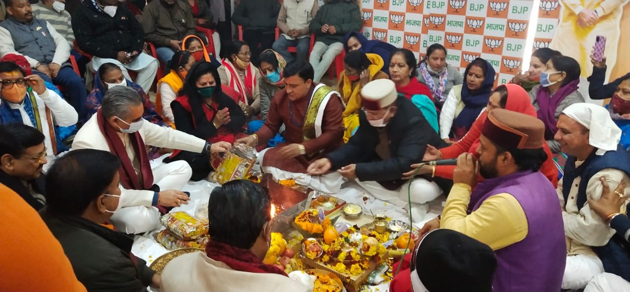 कार्यकर्ता विशेष योजना के तहत अपनी माइक्रो प्लानिंग के साथ जनता के बीच जाएंः त्रिवेंद्र