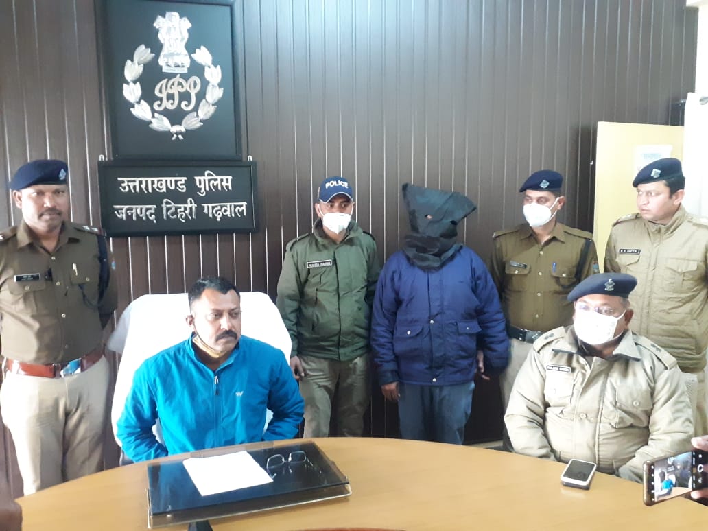 8 लाख रुपये से अधिक के पार्ट्स चुराने के मामले में पुलिस ने एक अभियुक्त को मारुति कार समेत किया गिरफ्तार