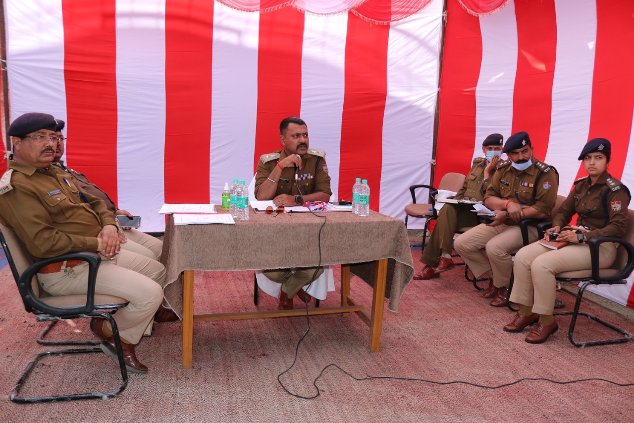 विधानसभा चुनाव मतगणना को लेकर SSP टिहरी ने कार्मिकों को ब्रीफिंग के माध्यम से दिए महत्त्वपूर्ण दिशा निर्देश।