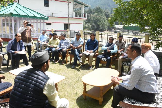 जिलाधिकारी अभिषेक रूहेला ने 3 मई से प्रारम्भ होने जा रही यात्रा व्यवस्थाओं को लेकर सम्बन्धित अधिकारियों की महत्वपूर्ण बैठक ली