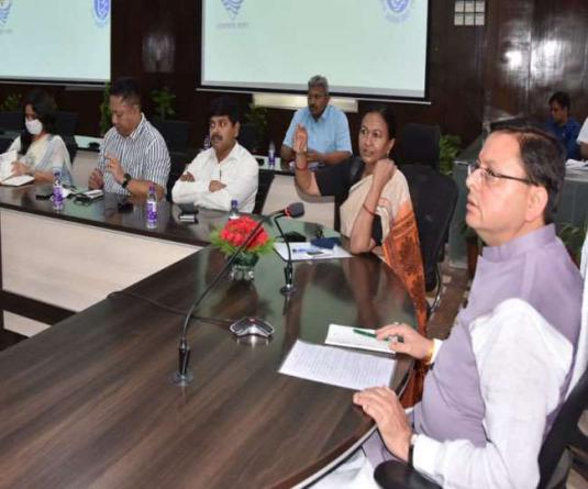 मुख्यमंत्री पुष्कर सिंह धामी ने नौकरशाही और लालफीताशाही पर कड़ा रुख अपनाया