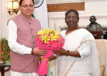 दिल्ली में मुख्यमंत्री पुष्कर धामी ने की राष्ट्रपति द्रौपदी मुर्मू से मुलाकात, दी जीत की बधाई