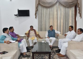 मुख्यमंत्री धामी ने मुख्यमंत्री आवास में BJP के राष्ट्रीय प्रवक्ता संबित पात्रा के साथ उत्तराखण्ड में हर घर तिरंगा अभियान की तैयारियों के संबंध में विचार विमर्श किया