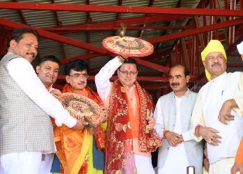 प्रसिद्ध बग्वाल मेले में पहुँचे मुख्यमंत्री धामी, चंपावत को दी कई सौगातें