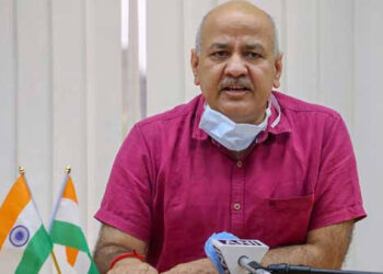 दिल्ली के उपमुख्यमंत्री मनीष सिसोदिया के घर पहुँची सीबीआई, खुद ट्वीट कर दी जानकारी