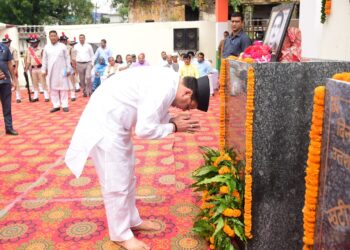 खटीमा गोलीकांड की बरसी पर मुख्यमंत्री धामी ने खटीमा में शहीद राज्य आंदोलनकारियों को श्रद्धांजलि दी