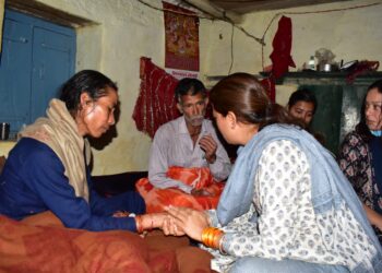 कैबिनेट मंत्री रेखा आर्या ने अंकिता भंडारी के परिजनों से की मुलाकात