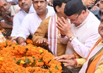 रामपुर तिराहा पहुँच कर मुख्यमंत्री धामी हुए भावुक, शहीद स्थल में इनकी प्रतिमा लगाने का किया ऐलान