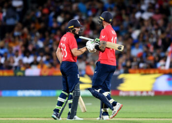 India-England Semifinal Update: लक्ष्य का पीछा करते हुए इंग्लैंड की धमाकेदार शुरुआत