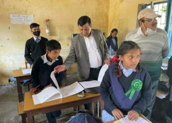 शिक्षा विभाग के महानिदेशक ने किया स्कूलों और कॉलेजों का औचक निरक्षण