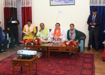 अल्मोड़ा में मुख्यमंत्री धामी ने की अधिकारियों के साथ बैठक, निर्माण कार्य में तेजी लाने के दिए निर्देश