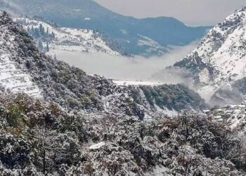 Weather Update: उत्तराखंड के पर्वतीय इलाको में बारिश और बर्फबारी की संभावना, मैदानी इलाको में भी बढ़ेगी ठंड