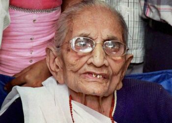 पीएम मोदी की माँ हीरा बा का 100 साल की उम्र में निधन