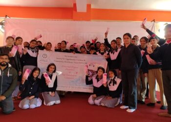 SOCCH संस्था ने अल्मोड़ा में छात्राओं को किये पैड वितरित