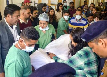 ऋषभ पंत को किया मुम्बई एयरलिफ़्ट, अब BCCI की देखरेख में होगा इलाज