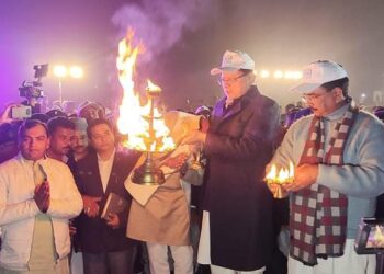 सीएम धामी ने टनकपुर पहुँच कर शारदा घाट में माँ शारदा की सांध्यकालीन आरती में लिया हिस्सा