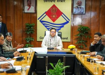 जोशीमठ में हो रहे भू-धंसाव को लेकर उच्चाधिकारियों के साथ बैठक में सीएम ने दिये ये निर्देश