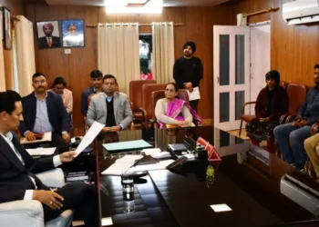 हल्द्वानी में लगा दरबार, कमिश्नर ने मिनटों में दूर की जनता की परेशानी