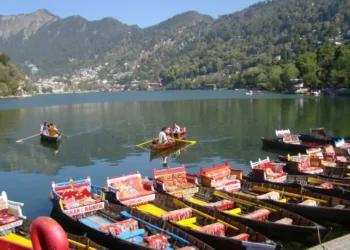 नैनीताल में बोटिंग करना हुआ महंगा, बोटिंग के किराये में हुई दोगुनी बढ़ोत्तरी