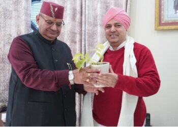 कृषि मंत्री गणेश जोशी ने श्री दरबार साहिब में टेका मत्था, इंदिरेश अस्पताल की सेवाओं की सराहना की