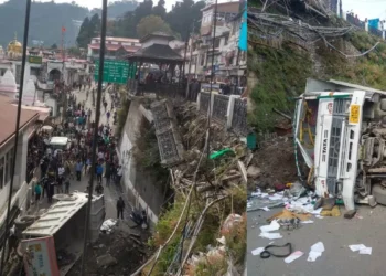 मसूरी में हादसा: मॉल रोड टूट कर गिरी, मलबा भरा डंपर नीचे गिरने से चालक समेत दो लोग हुए घायल