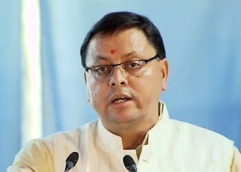 Chardham Yatra 2023: सीएम ने बसों को हरी झंडी दिखाकर किया रवाना, शुरू होगी आज से चारधाम यात्रा।