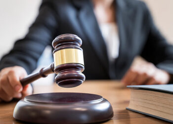 Haridwar Crime: दादी की हत्या में पोते को 10 साल कैद, लात-घूसों से पीटकर बुजुर्ग को छत से गिरा दिया था पोते ने।