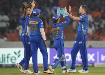 अपने घरेलू  मैदान पर हारा हैदराबाद : रोहित शर्मा बने 6000 रन बनाने वाले चौथे बल्लेबाज