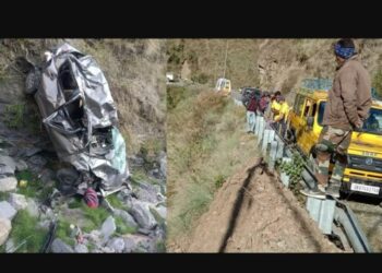 उत्तराखंड: 200 मीटर गहरी खाई में गिरी कार, 1 महिला समेत 3 की मौत 1 घायल