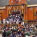 उत्तराखंड: केदारनाथ धाम के कपाट के बाद आज भगवान बदरी विशाल के द्वार भी भक्तों के लिए खुल गए हैं।