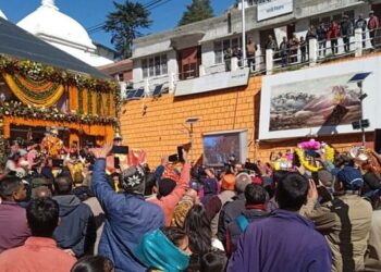 उत्तराखंड: शनिवार को गंगोत्री और यमुनोत्री धाम के कपाट खुलने के साथ ही इस वर्ष चारधाम यात्रा कि भी शुरुवात होगी।