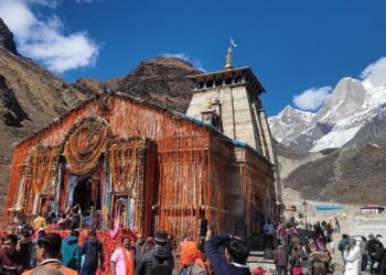 उत्तराखंड: भगवान भैरवनाथ की विशेष पूजा-अर्चना के साथ केदारनाथ धाम के कपाट खुलने की प्रक्रिया शुरू हो गई है।